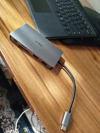 هاب 9 پورت USB-C دی-لینک مدل DUB-M910