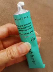 تجریه خرید کرم ترمیم کننده پوست لافارر مدل سوکرانیکا حجم 30 میلی لیتر