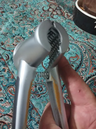 گردو شکن جی فی نی مدل 01