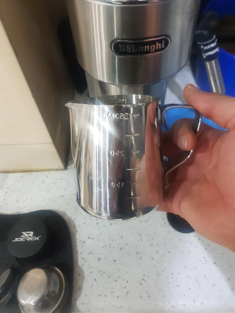 شیر جوش پرانی مدل پیچر Pitcher