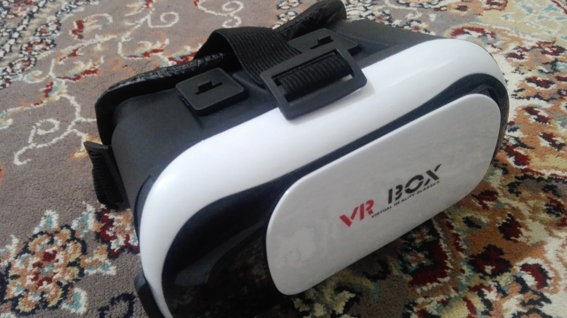 هدست واقعیت مجازی وی آر باکس مدل VR Box 2 به همراه ریموت کنترل بلوتوث و DVD حاوی اپلیکیشن و باتری