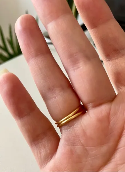 انگشتر طلا 18 عیار زنانه وی وی گلد گالری مدل کارتیر 2026