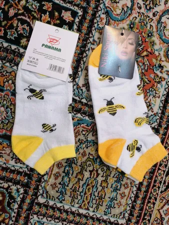 جوراب دخترانه طرح زنبور کد 02