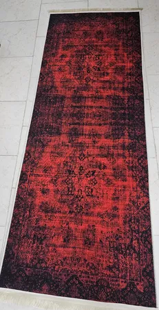 فرش ماشینی زانیس مدل کناره وینتیج طرح مدرن زمینه قرمز