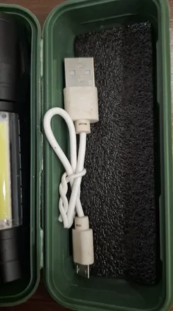 چراغ قوه دستی مدل UV filtering با نور بنفش