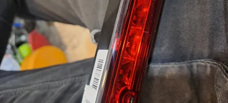 چراغ سوم ترمز کروز + کد 38502139 مناسب برای پژو 206