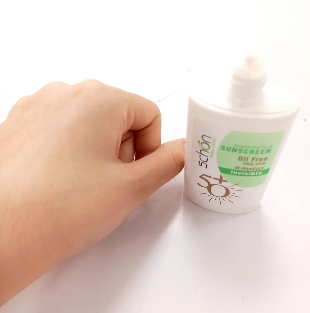 فلوئید ضد آفتاب بی رنگ شون مدل invisible محافظ UVA ،UVB و PA+++، ضد حساسیت، بدون چربی، مناسب انواع پوست‌ حجم 50 میلی لیتر