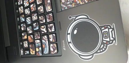 استیکر لپ تاپ راتیانا مدل cinema01 مناسب برای لپ تاپ 15 تا 17 اینچ به همراه برچسب حروف فارسی کیبورد