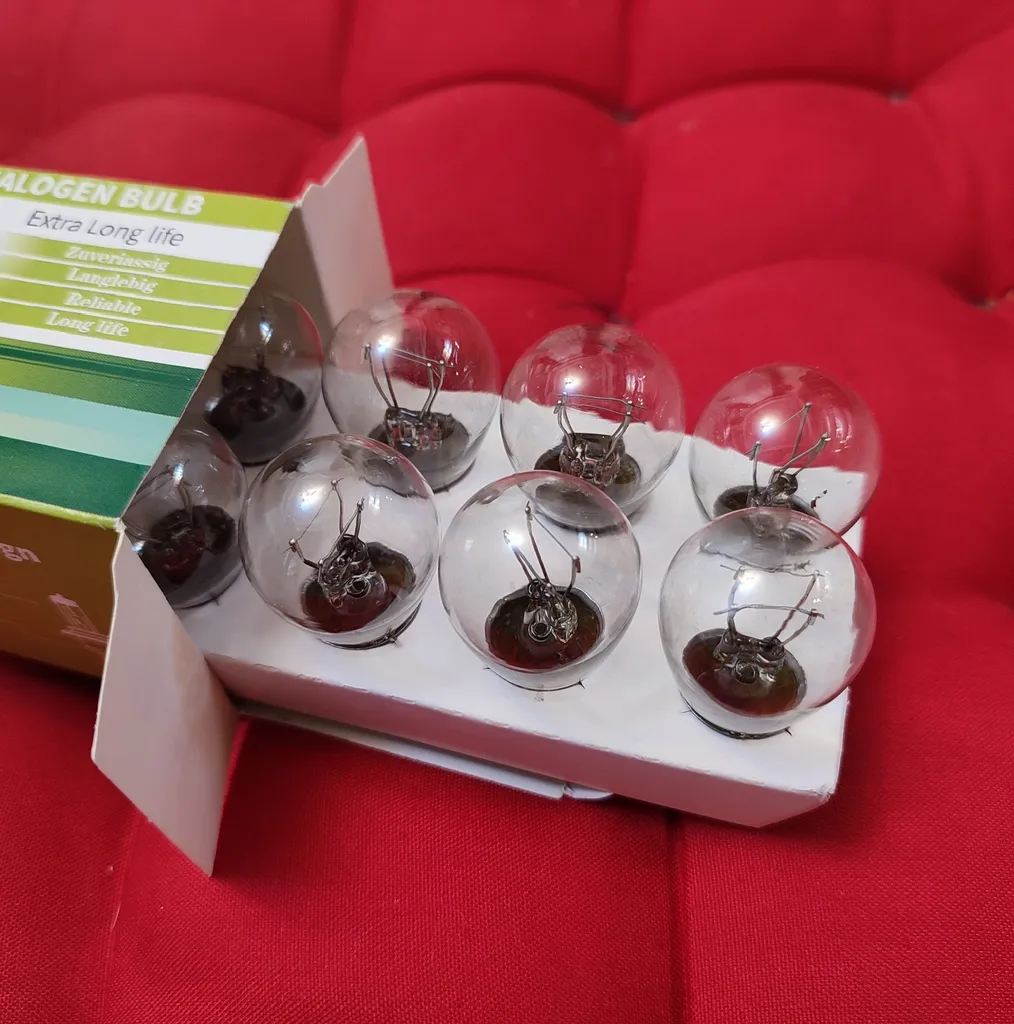 لامپ چراغ عقب خودرو مدل 21.5W دو کنتاکت بسته 10 عددی