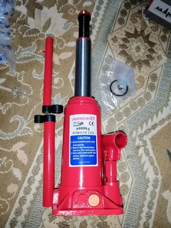 جک روغنی خودرو ای تی مدل JJ-006  ظرفیت 6 تن