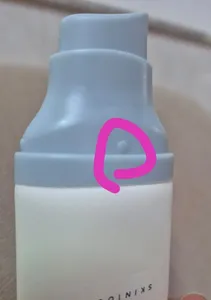 تجریه خرید کرم ضد آفتاب بدون رنگ سنتلا، 50 SPF، مدل 1004، مناسب پوست حساس، نرمال و خشک و حجم 50 میلی‌لیتر، محافظت کننده در برابر اشعه UVA و UVB، بدون تست حیوانی، ++++PA، آبرسان، ضد التهاب، با ماندگاری 3 ساعته