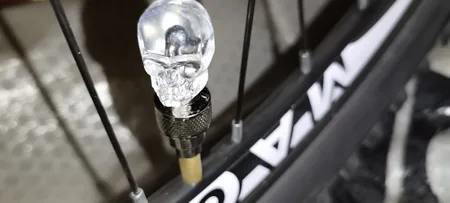 سر والف لاستیک مدل FIREFLYS SKULL بسته 2 عددی