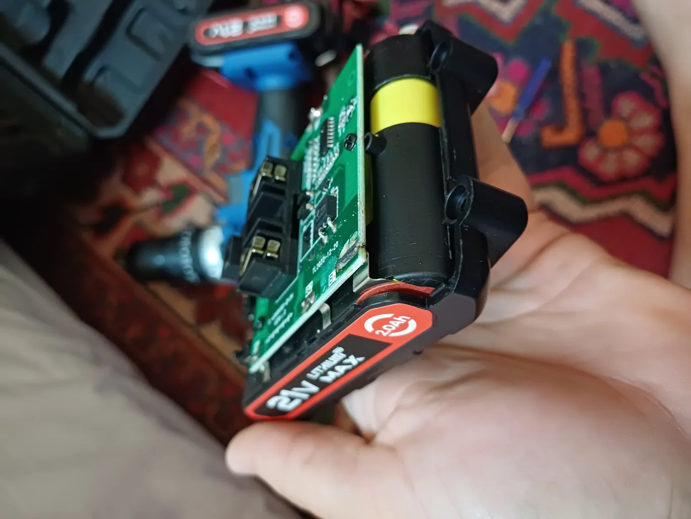 دریل پیچ گوشتی چکشی شارژی ادون مدل LV3-2110