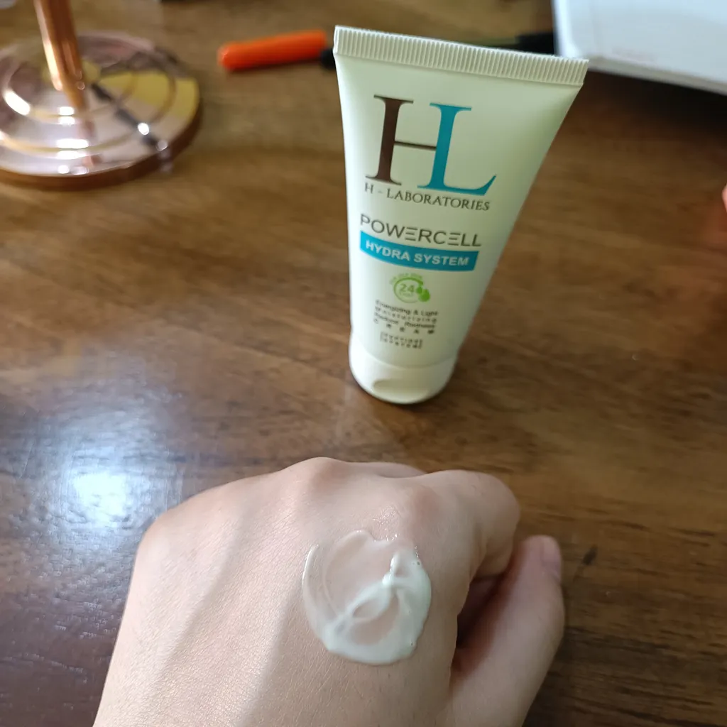 کرم مرطوب کننده اچ ال مدل 01 حجم 50 میلی لیتر