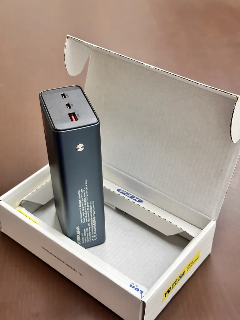 پاوربانک پی زد ایکس مدل V87 ظرفیت 30000 میلی آمپر ساعت