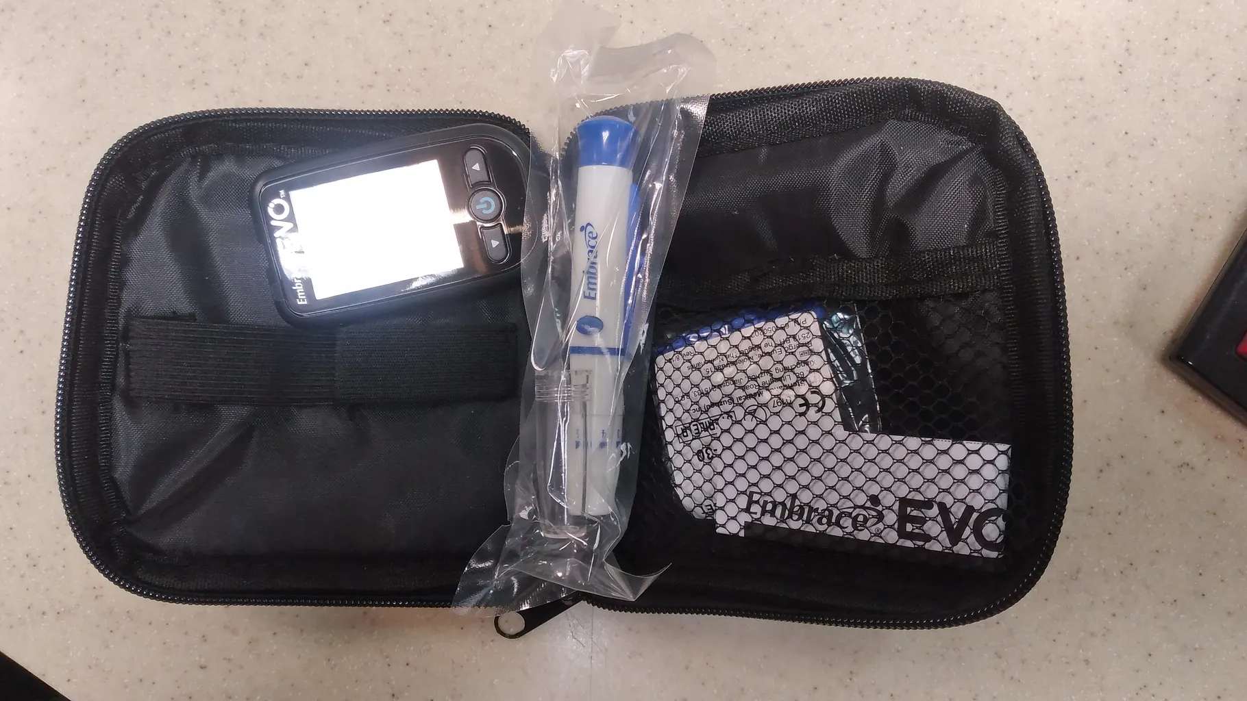 دستگاه تست قند خون امبرس اوو مدل 050