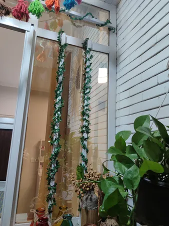 گل مصنوعی مدل ریسه برگ کد 398 طول 7/5 متر