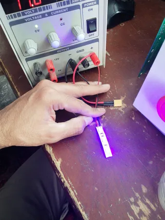 چراغ ال ای دی 3 وات مدل UV 395