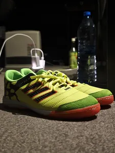 تجریه خرید کفش فوتسال مردانه مدل Yelop1