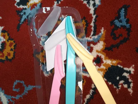 تیغ ابرو تینکل مدل Tn-98 بسته 3 عددی