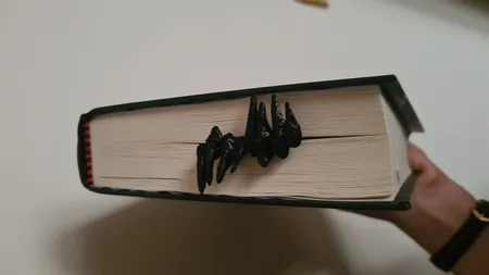 نشانگر کتاب مدل کتاب وحشت