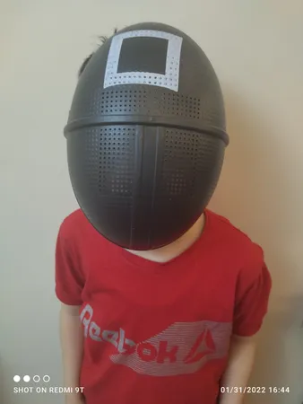 ماسک ایفای نقش مدل سربازان اسکویید گیم طرح مربع