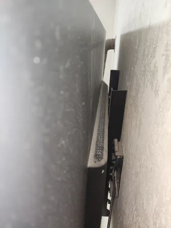 پایه دیواری برتاریو مدل S50 مناسب برای تلویزیون های 40 تا 50 اینچی