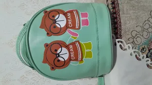 تجریه خرید کوله پشتی بچگانه طرح cream