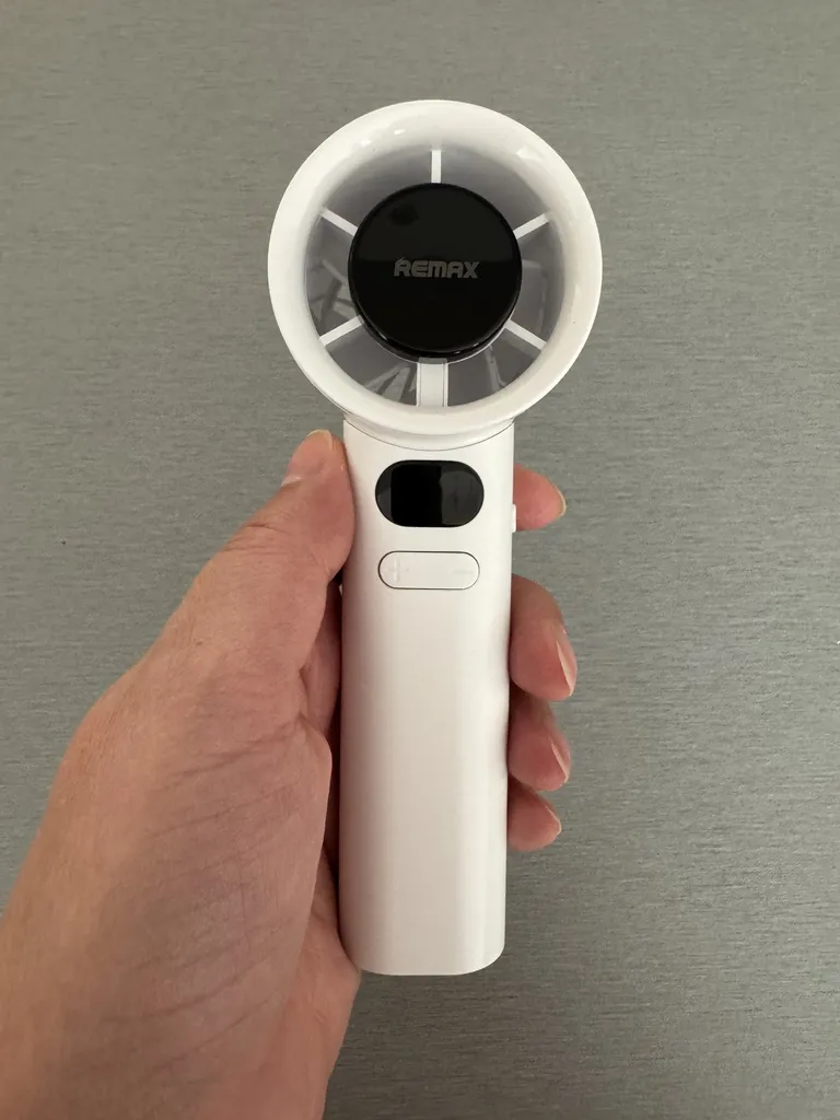 پنکه دستی ریمکس مدل SF10 ظرفیت 500 میلی آمپر ساعت