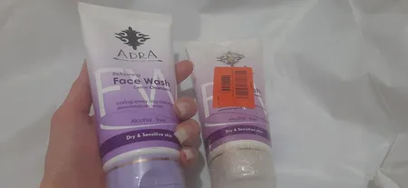 ژل شستشوی صورت آدرا مخصوص پوست های حساس حجم 150 میلی لیتر