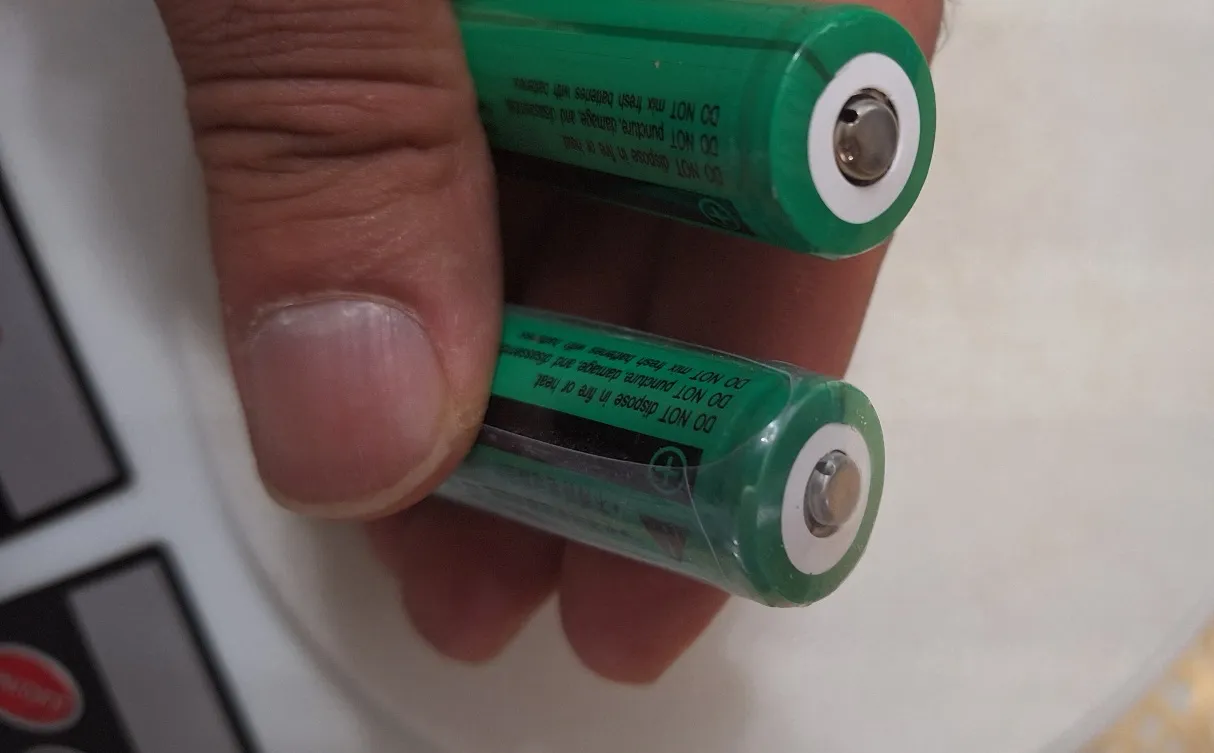 باتری لیتیوم اسمال سان مدل 18650 کد 1080295 ظرفیت 2400 میلی آمپر ساعت