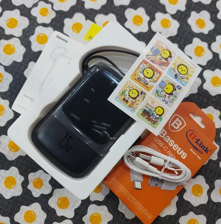 پاوربانک 15 وات بیسوس مدل 1001 ظرفیت 10000 میلی آمپر ساعت