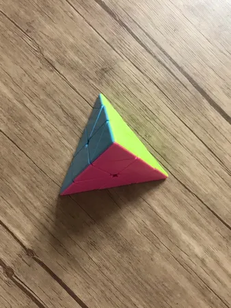 روبیک هرمی مدل Eseries