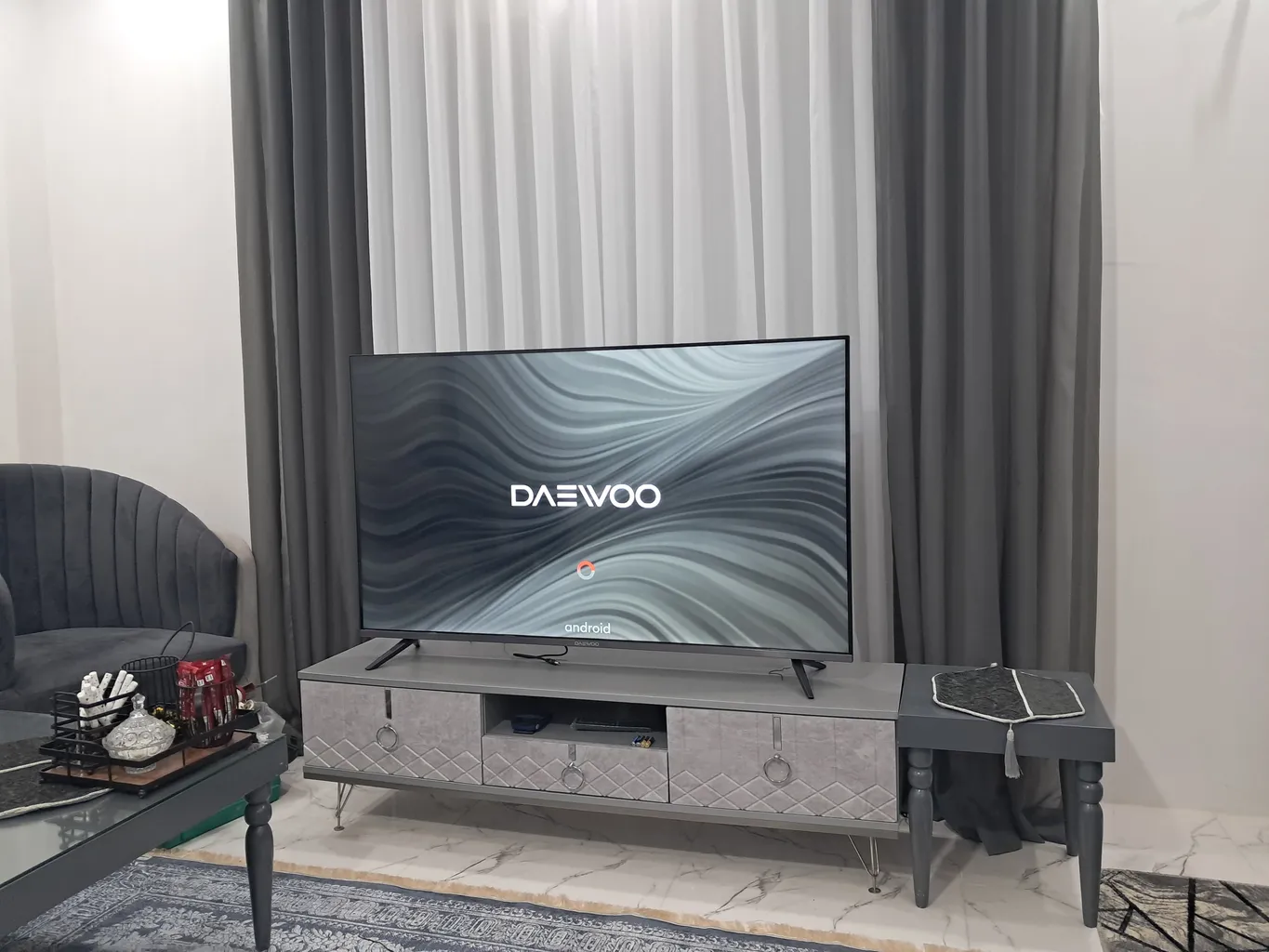 تلویزیون ال ای دی هوشمند دوو مدل DSL-55SU1700 سایز 55 اینچ