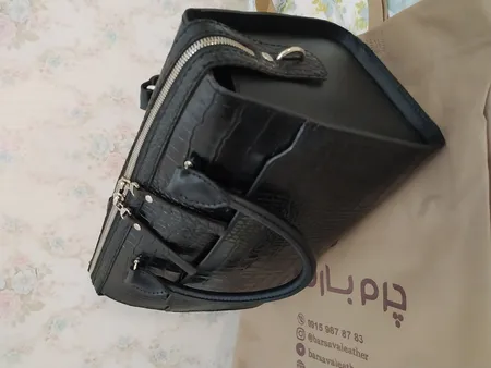 کیف دوشی زنانه چرم بارثاوا مدل 1353