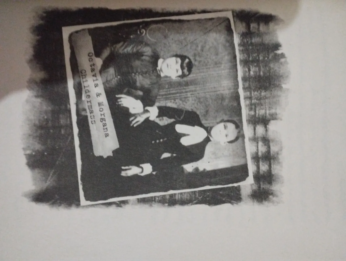 کتابخانه ارواح اثر ریچارد دنی انتشارات آوای ماندگار