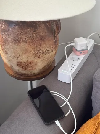 چندراهی برق هادرون مدل P343 مجهز به شارژر 30 وات