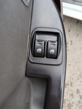 کلید شیشه بالابر کد 03 مناسب برای پراید