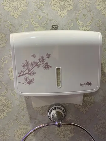 پایه رول دستمال کاغذی ایمن آب مدل M101