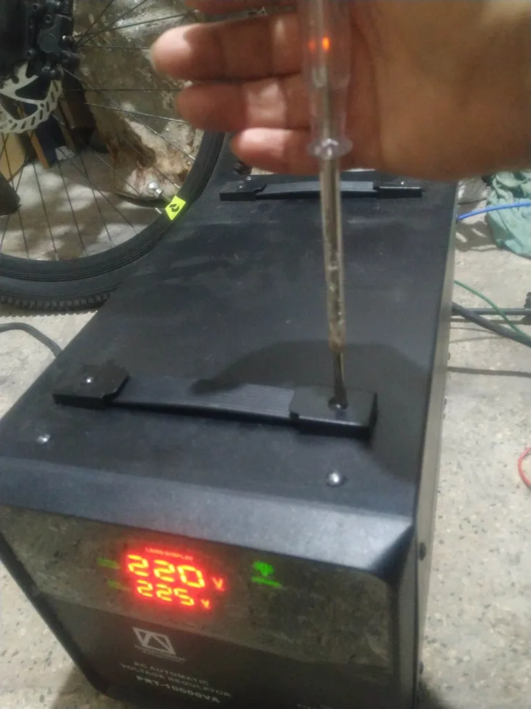 استابلایزر پیمان گزاران مدل PRT-5000 ظرفیت 5000 ولت آمپر