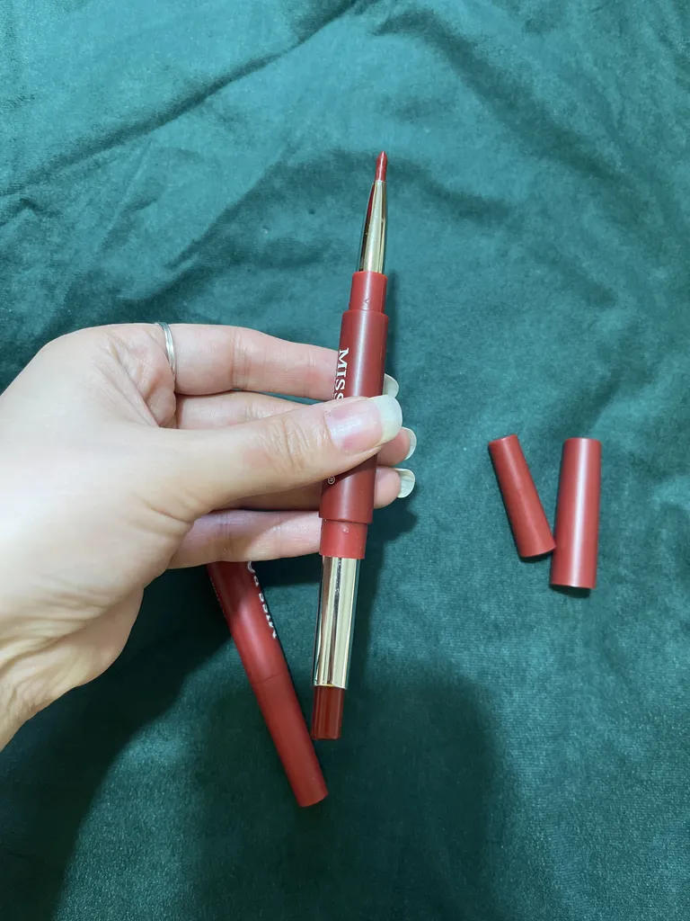 رژ لب جامد و خط لب میس رز شماره 35