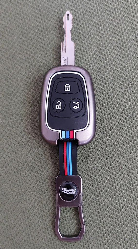 قاب ریموت و جاسوئیچی خودرو چیکال مدل P-626 مناسب برای دنا