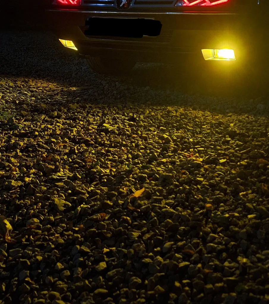 لامپ هدلایت خودرو مدل C6 H3 بسته دو عددی