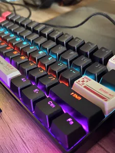 تجریه خرید کیبورد گیمینگ اونیکوما مدل G55 RGB، مکانیکال سوییچ قهوه‌ای، Tenkeyless، نورپردازی RGB