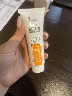 ژل کرم ضد آفتاب بی رنگ بتیس فارما spf46 مدل 46 مناسب پوست های چرب حجم 50 میلی لیتر