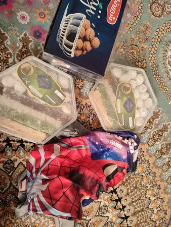 شیرینی مخلوط قطاب و باقلوا سنتی یزد - 700 گرم