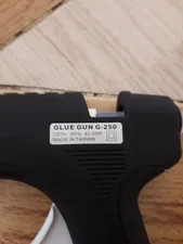 تجریه خرید دستگاه چسب تفنگی مدل G-250 به همراه یک عدد چسب حرارتی بزرگ بصورت رایگان