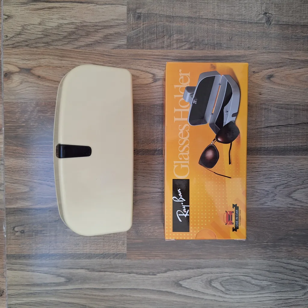 نگهدارنده عینک خودرو مدل ۵۰۱