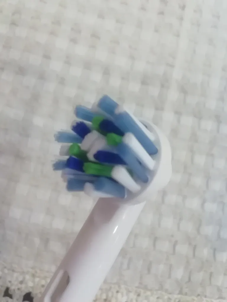 مسواک برقی اورال-بی مدل Vitality Cross Action - D100.413.1