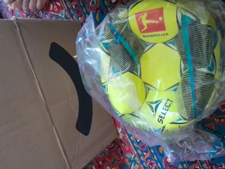 توپ فوتبال مدل بوندسلیگا دوخت ماشینی کد 2023